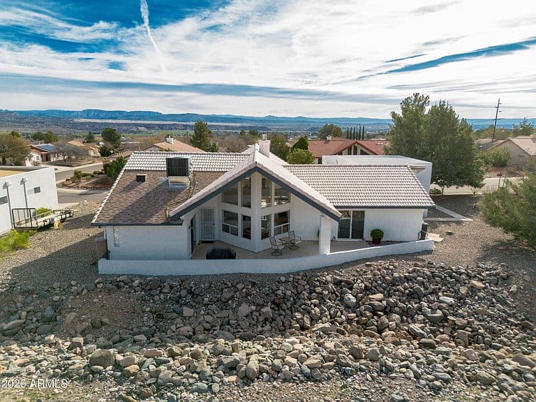 570 ANTELOPE Drive photo 3