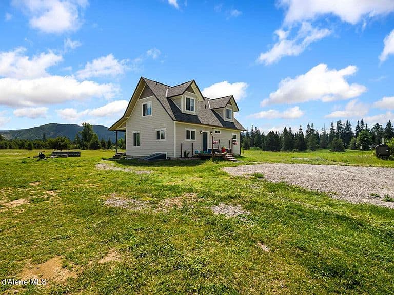 2301 McArthur Lake Rd photo 1