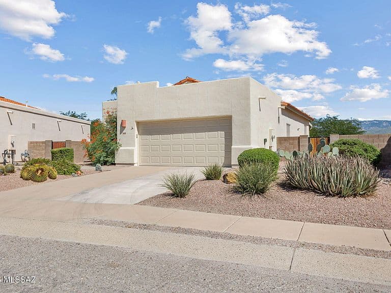 10639 E Northern Crest Dr photo 2