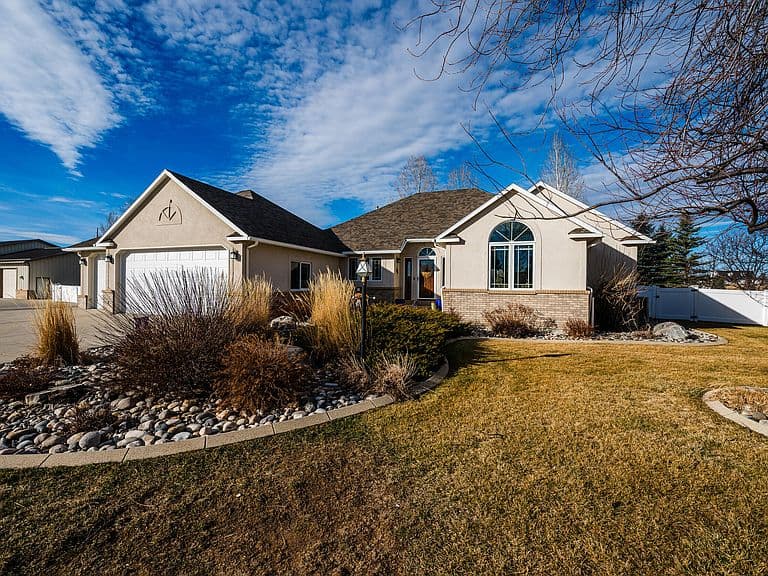 5750 Big Horn Ave photo 4