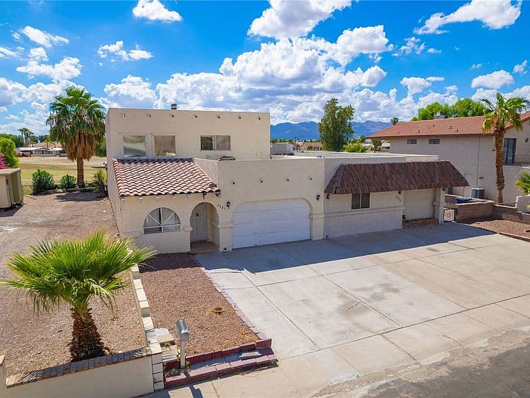 2681 Country Club Drive photo 3