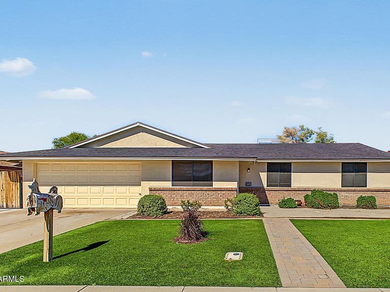 1618 W NOPAL Drive photo 1