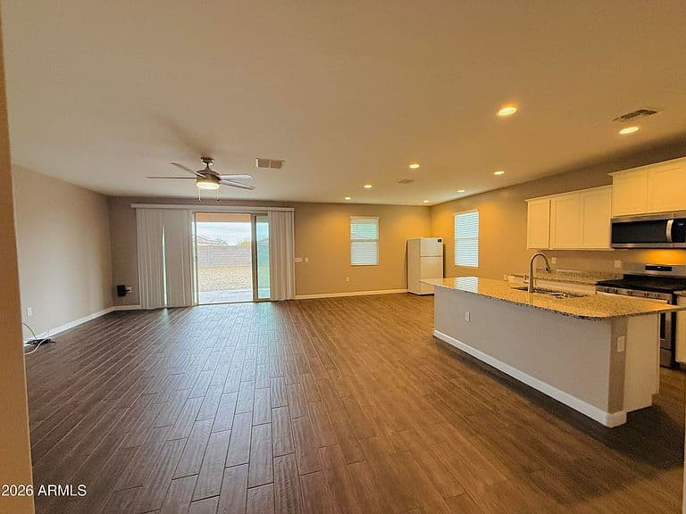 30565 W CLARENDON Avenue photo 4