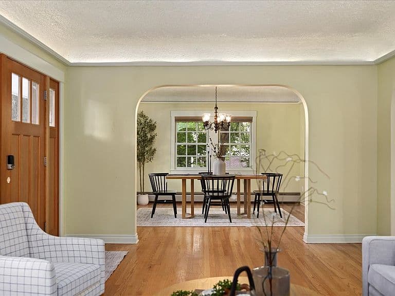 934 Poly Dr photo 5