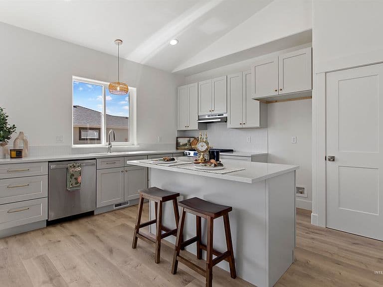 581 Gemini Ct photo 5