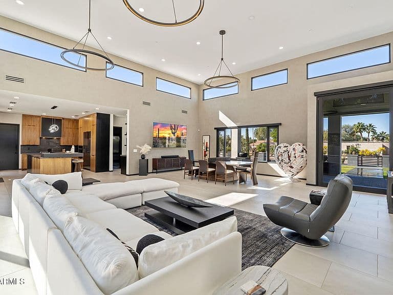 10829 N Miller Rd photo 5