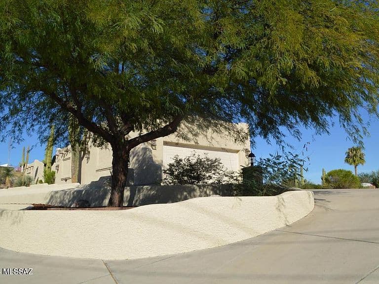 4060 N Swan Rd photo 2