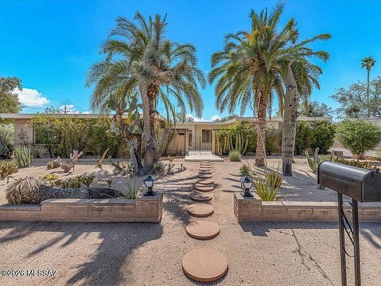 3401 N Calle De Beso photo 1