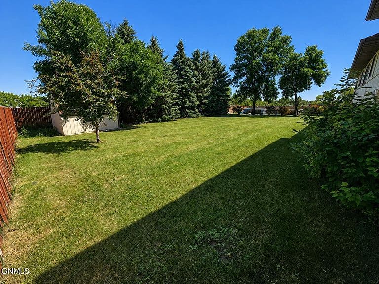 818 Mannhaven St #2 photo 5