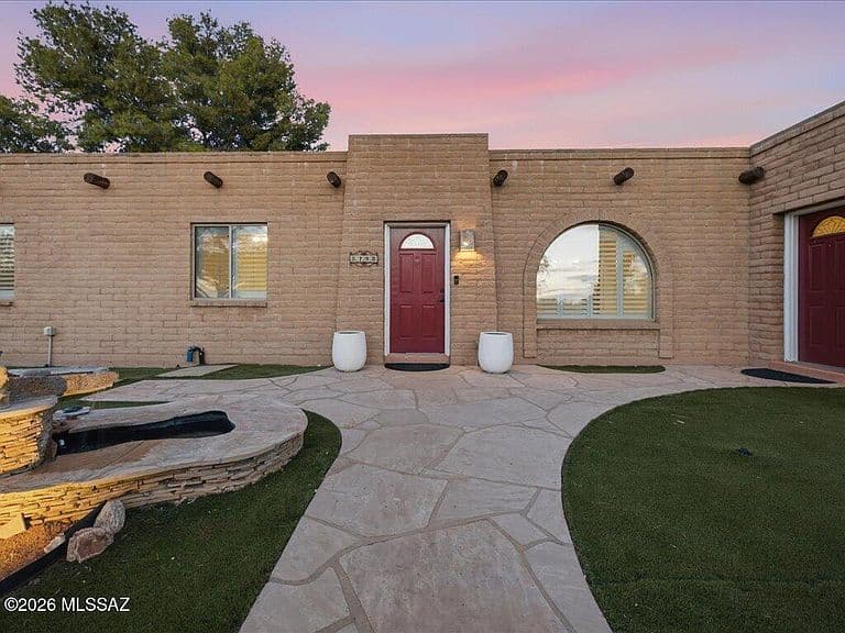 8790 N Morning View Dr photo 1