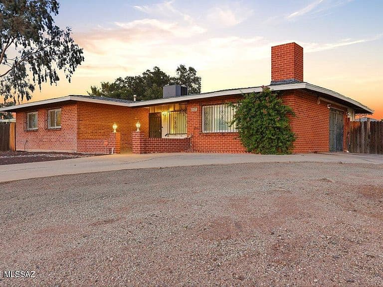 2127 S Avenida Planeta photo 1