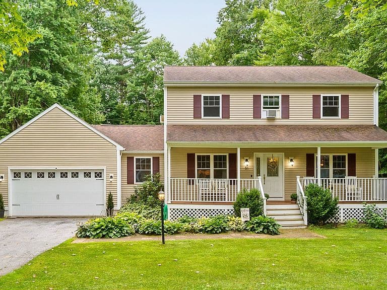 51 Greenbriar Drive photo 1