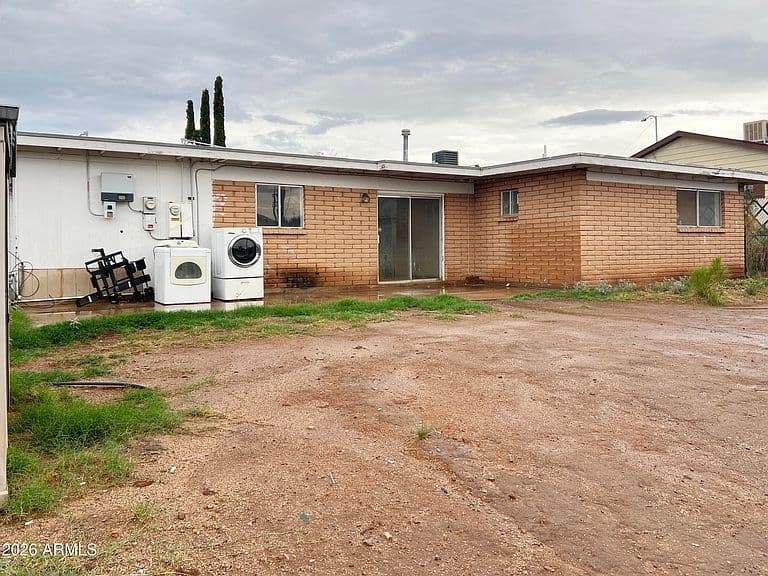 21 E BROWN Drive photo 4
