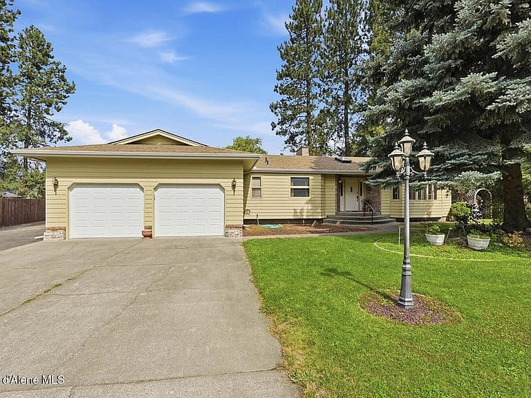 5512 N Parkwood Cir photo 2