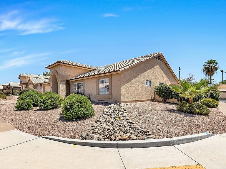 11105 E POINSETTIA Drive photo 2