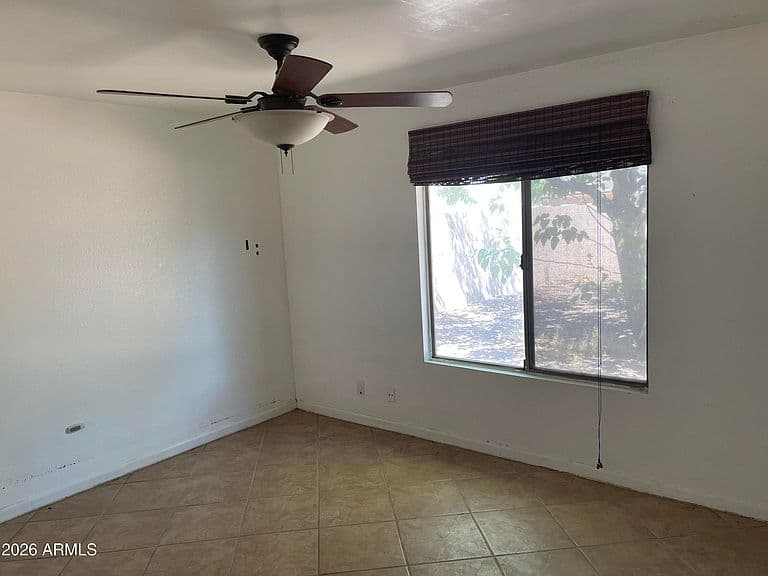 718 W STRAFORD Drive photo 5