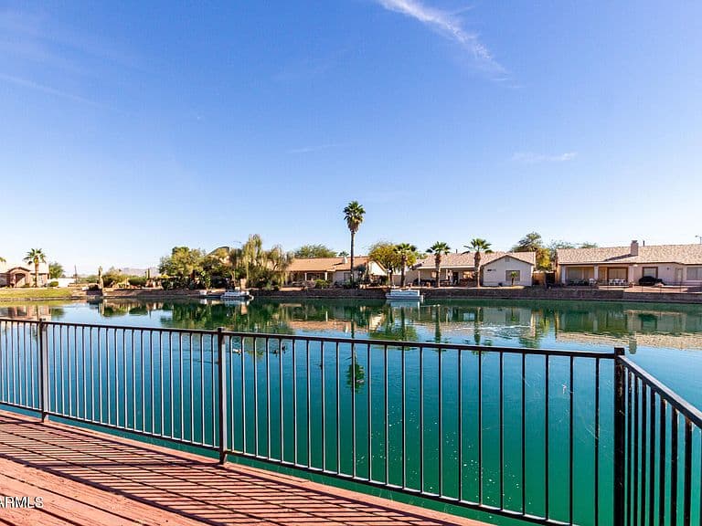 2130 N SWEETWATER Drive photo 2