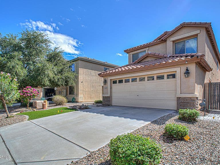41425 W Novak Lane photo 2