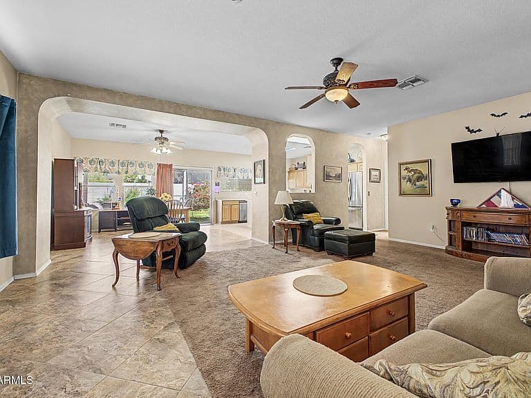 3055 S 81ST Circle photo 2
