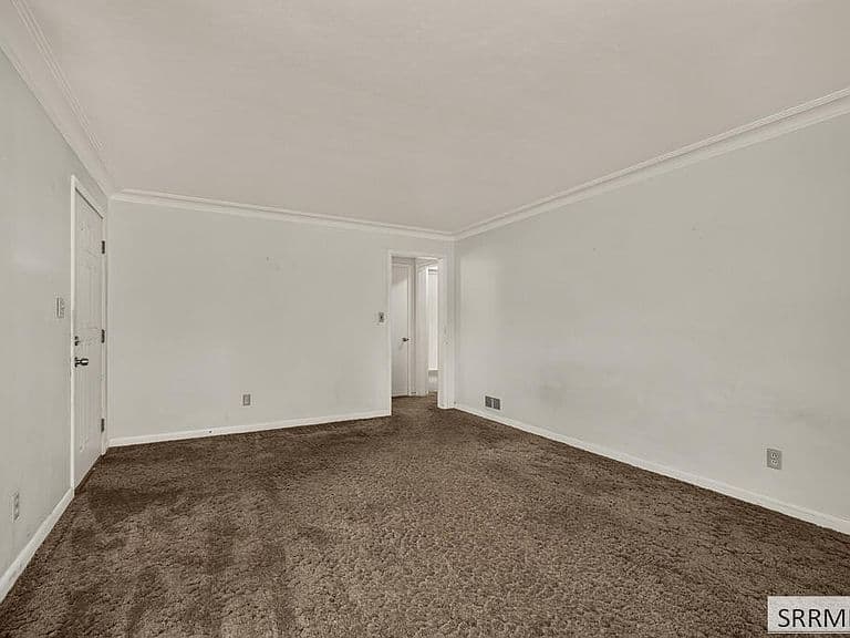 340 S Fanning Ave photo 5