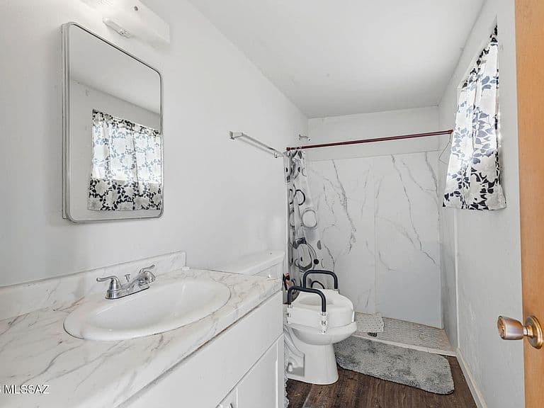 7518 E 31st St photo 3