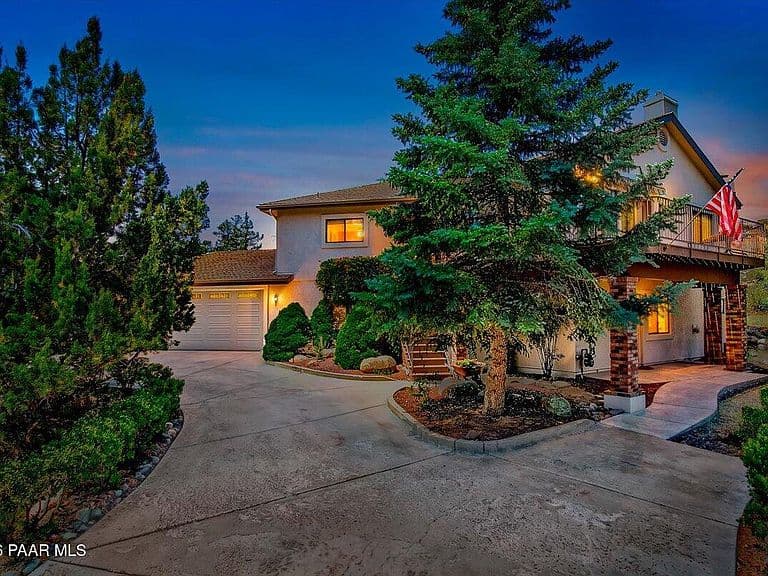 2240 Mission Way photo 1