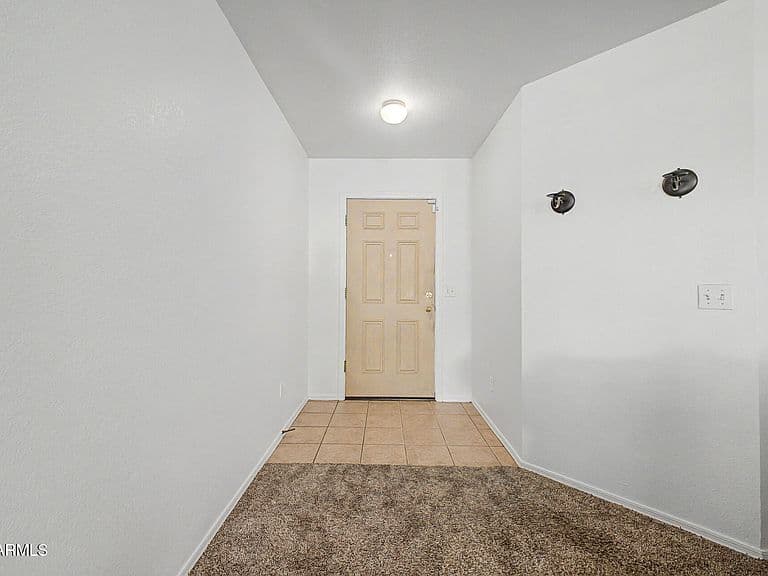 5240 E FLOWER Avenue photo 4