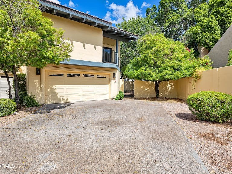 5825 N 12TH Street #11 photo 3