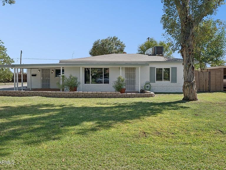2107 W Minnezona Avenue photo 2