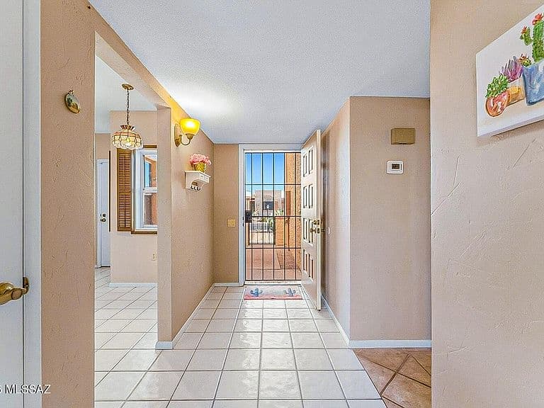 1085 W Camino Sagasta photo 3