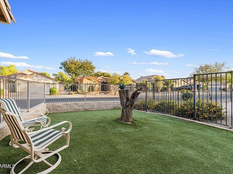147 S LOS CIELOS Lane photo 3