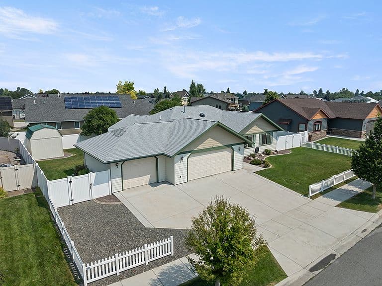 1010 Wolf Rd photo 3