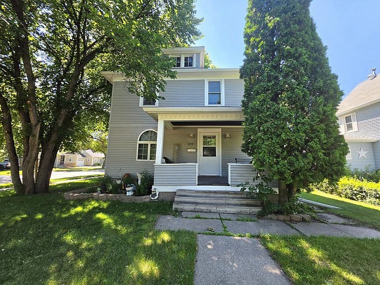 1324 S 1st St photo 1