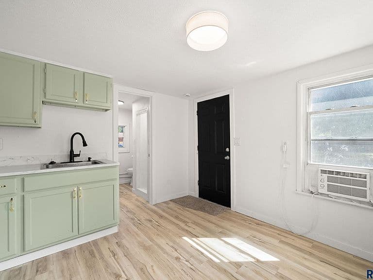 504 S Elmwood Ave photo 4
