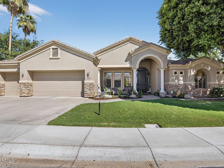 1333 N CLIFFSIDE Drive photo 2