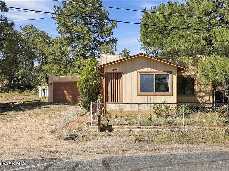 1544 W Thumb Butte Rd photo 3