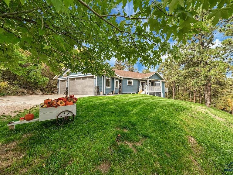 4710 Rimrock Dr photo 2