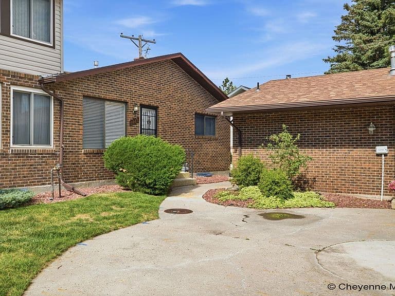 5448 Walker Rd photo 1