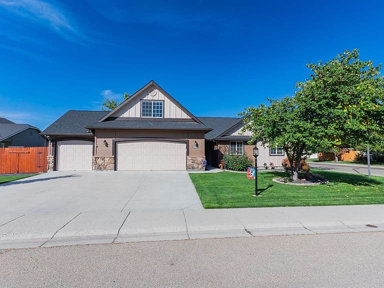17205 N Cody Ct photo 2