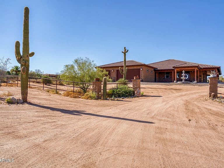 17024 E LONE MOUNTAIN Road photo 2