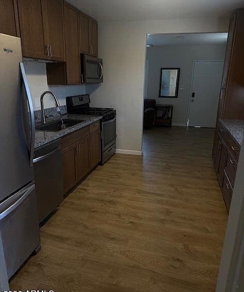 433 E LINDEN Street photo 4