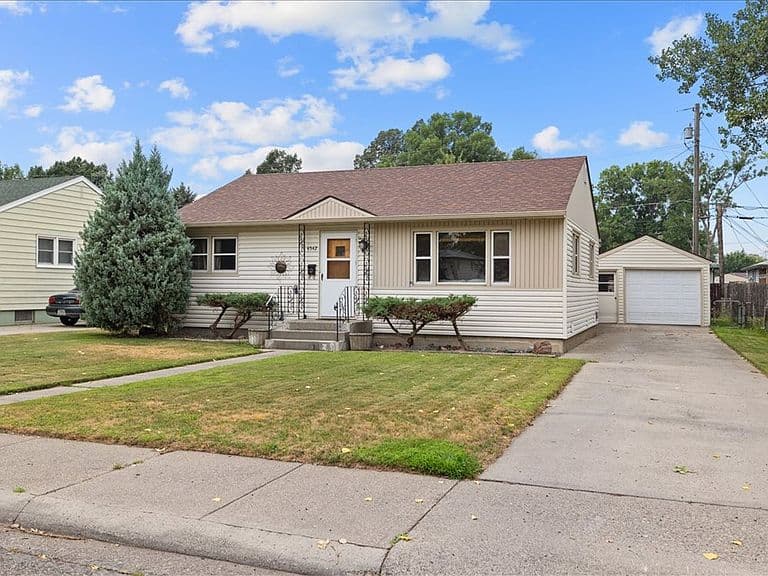 4542 Ryan Ave photo 2