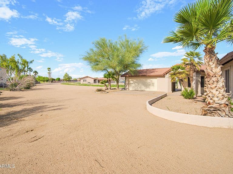 1302 E MADDOCK Road photo 5