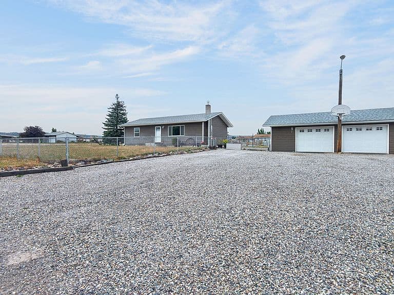 424 Cactus Rd photo 2