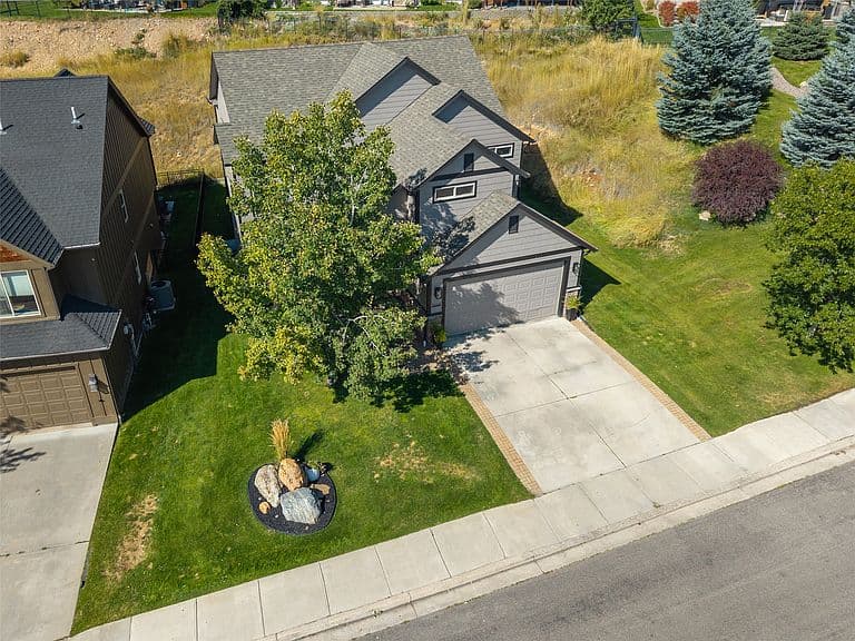 6526 Macarthur Dr photo 3