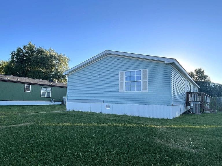 109 Polaris Ave photo 3