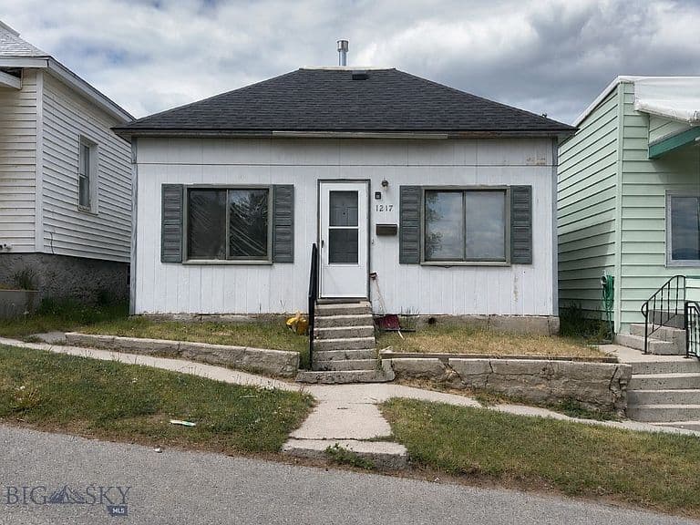 1217 W Silver St photo 3