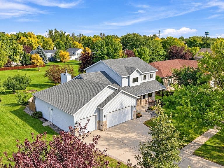 1014 Sommerset Dr photo 2