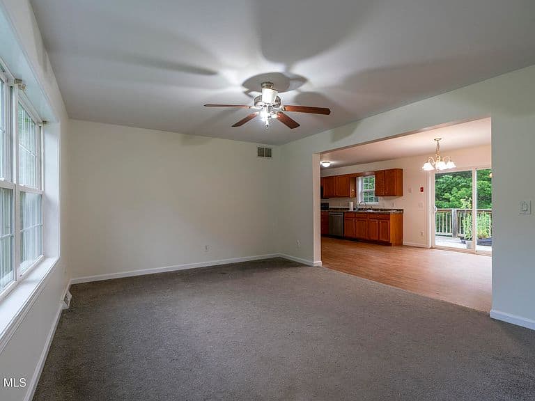 79 Keller Lane photo 3