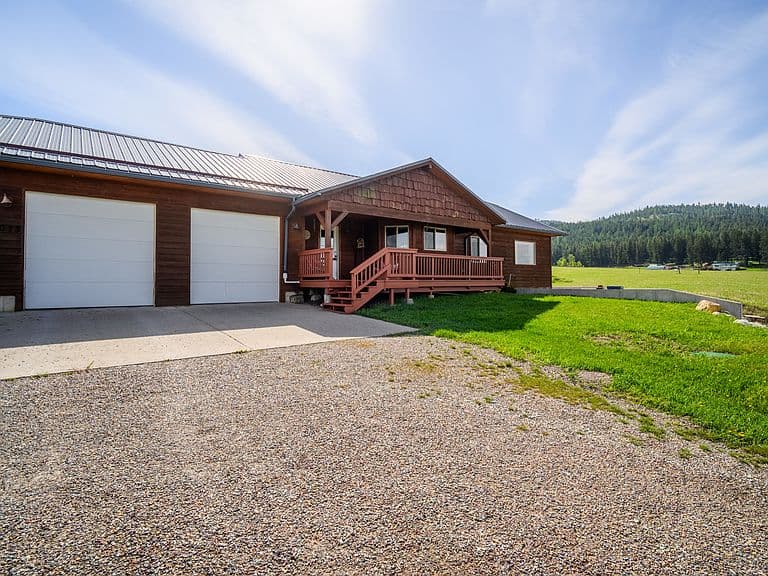 1073 Smith Lake Rd photo 3